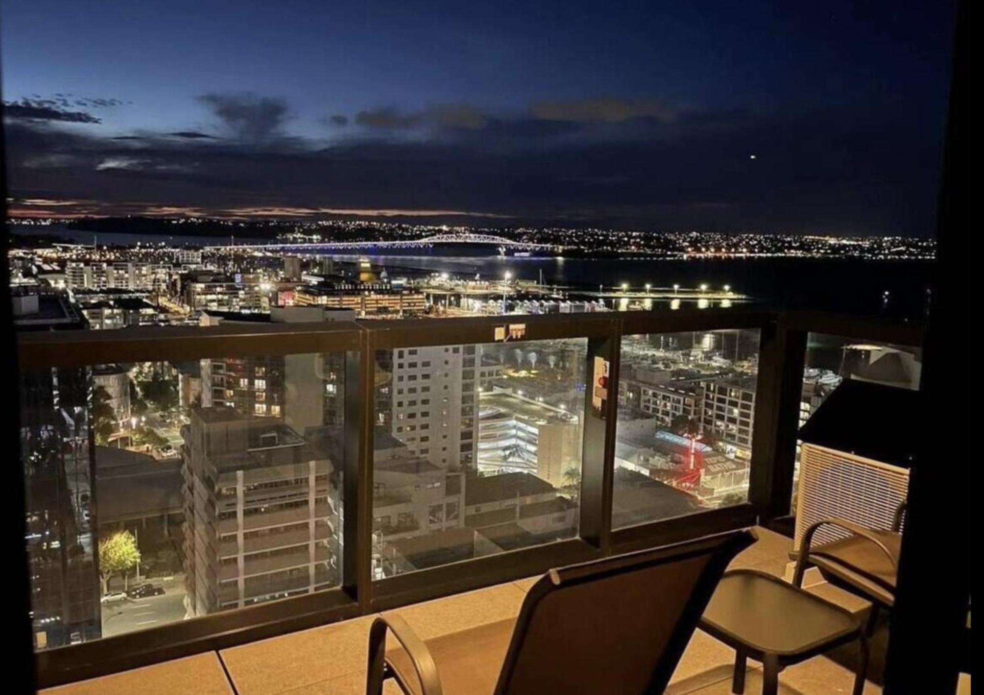 Magnificent Harbour View Skytower View Apartment In Cbd Auckland Luaran gambar