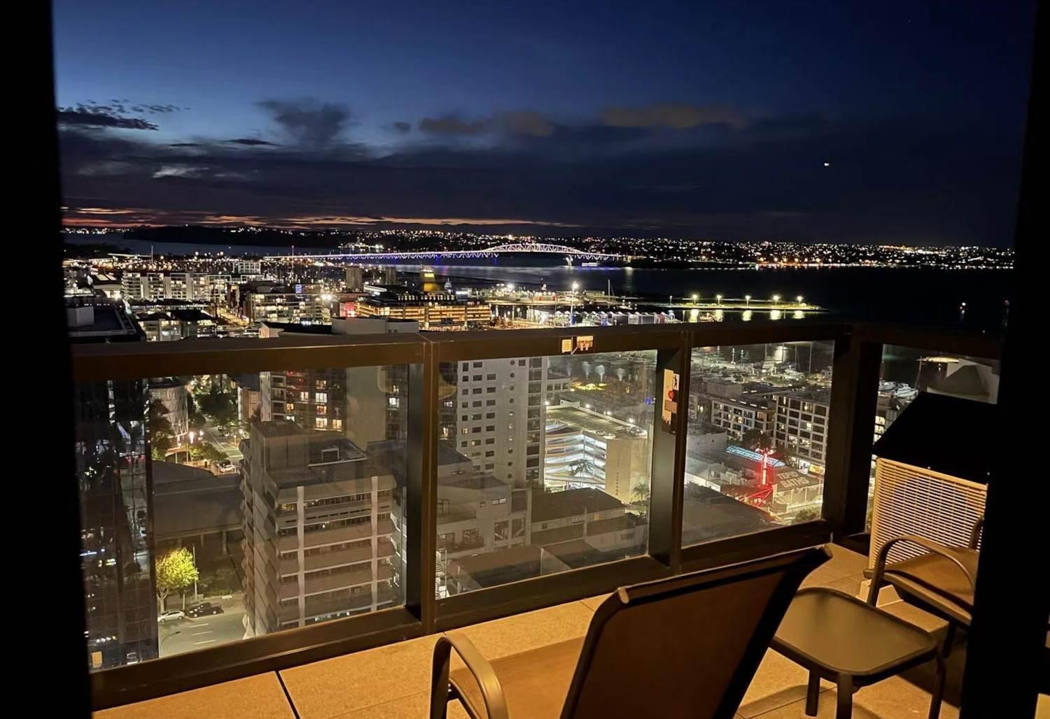 Magnificent Harbour View Skytower View Apartment In Cbd Auckland Luaran gambar