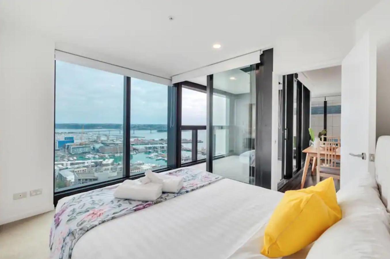 Magnificent Harbour View Skytower View Apartment In Cbd Auckland Luaran gambar
