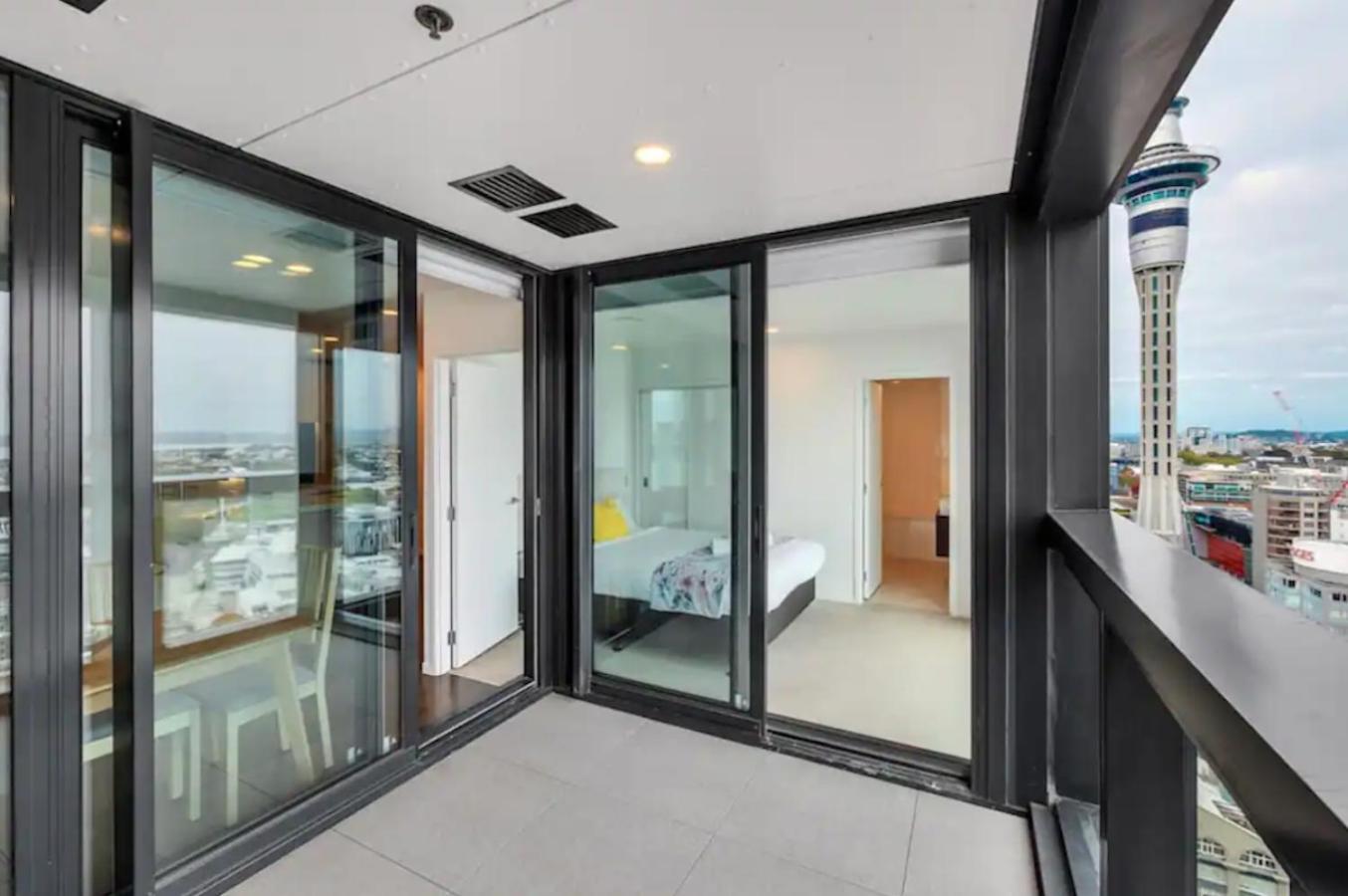 Magnificent Harbour View Skytower View Apartment In Cbd Auckland Luaran gambar